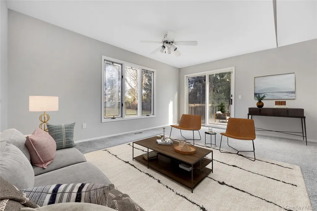 8 Beach Manor Court West Islip NY 11795