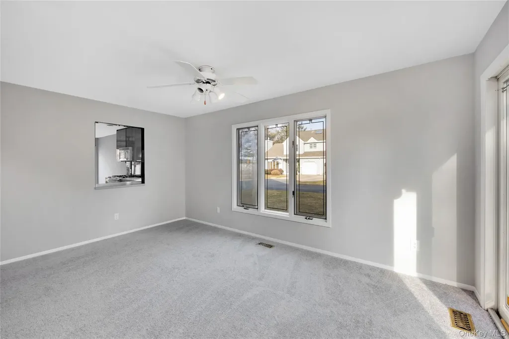 8 Beach Manor Court West Islip NY 11795