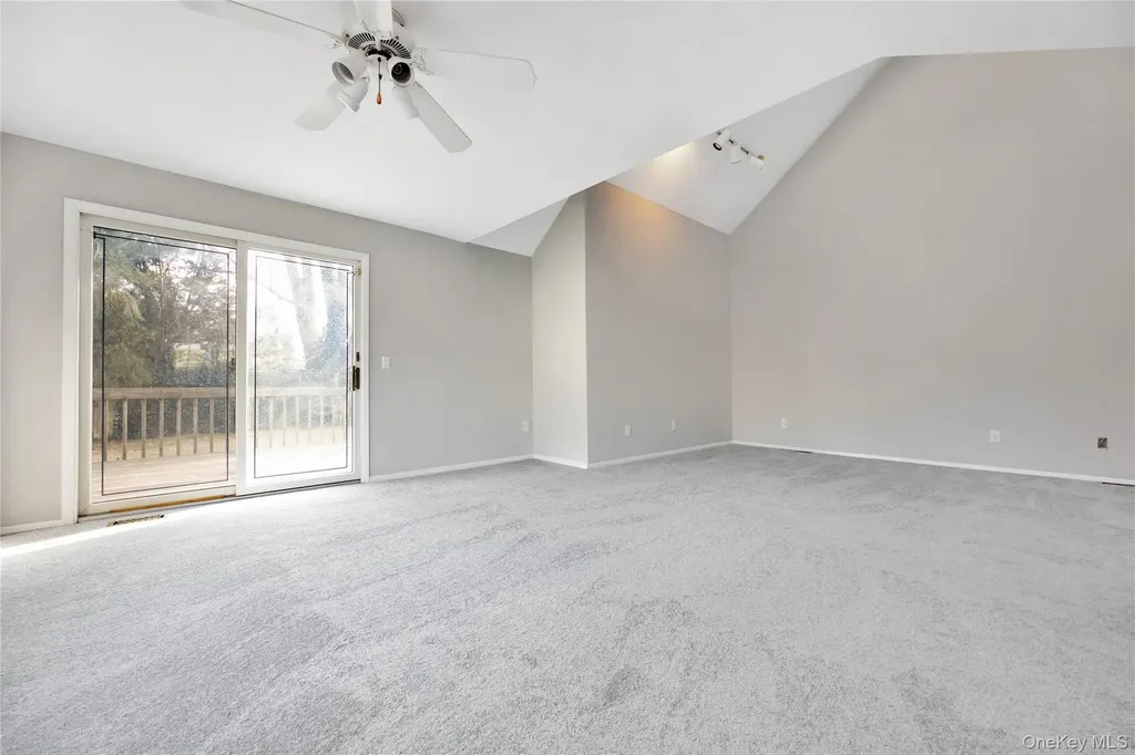 8 Beach Manor Court West Islip NY 11795