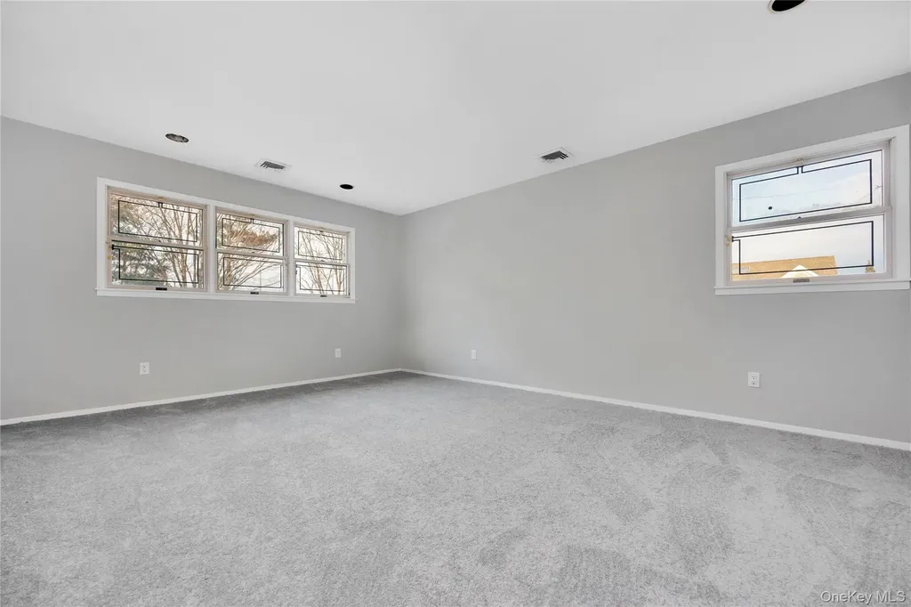 8 Beach Manor Court West Islip NY 11795