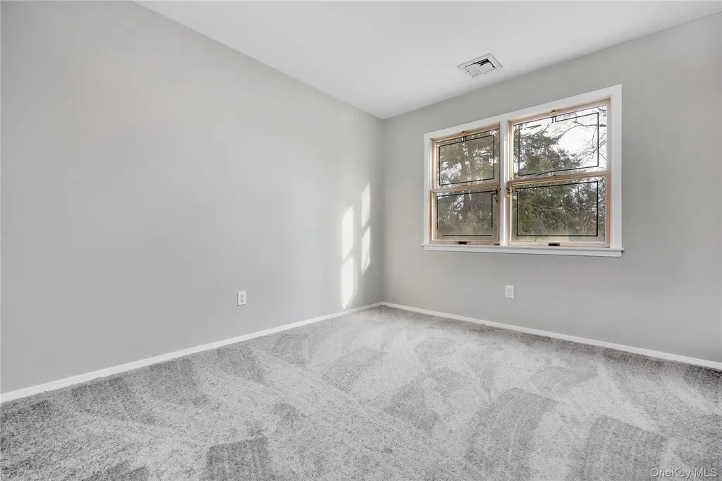 8 Beach Manor Court West Islip NY 11795
