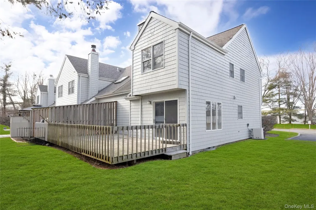 8 Beach Manor Court West Islip NY 11795
