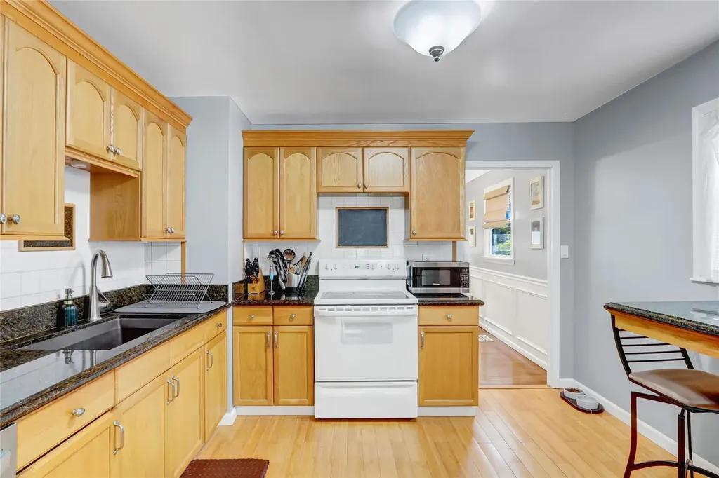 22 Walnut Place Huntington NY 11743