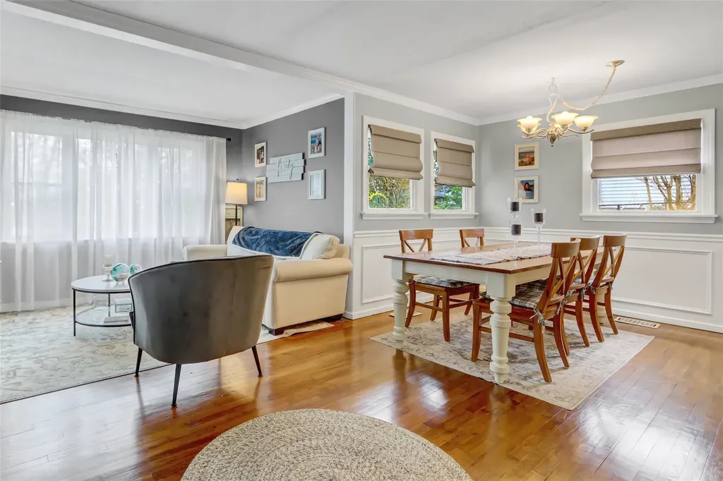 22 Walnut Place Huntington NY 11743