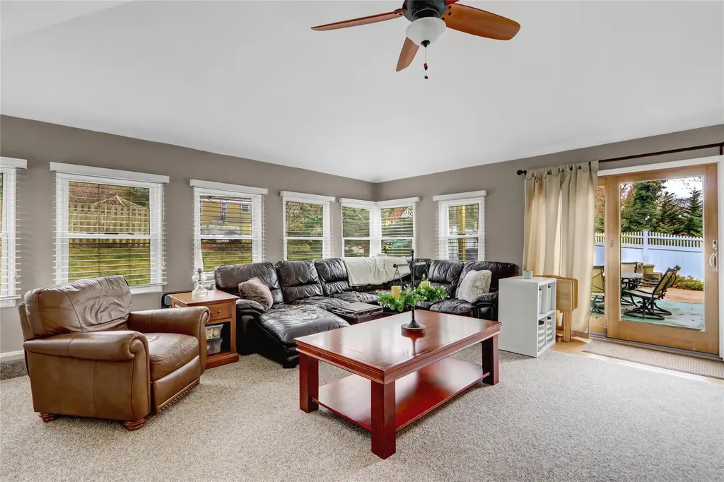 22 Walnut Place Huntington NY 11743