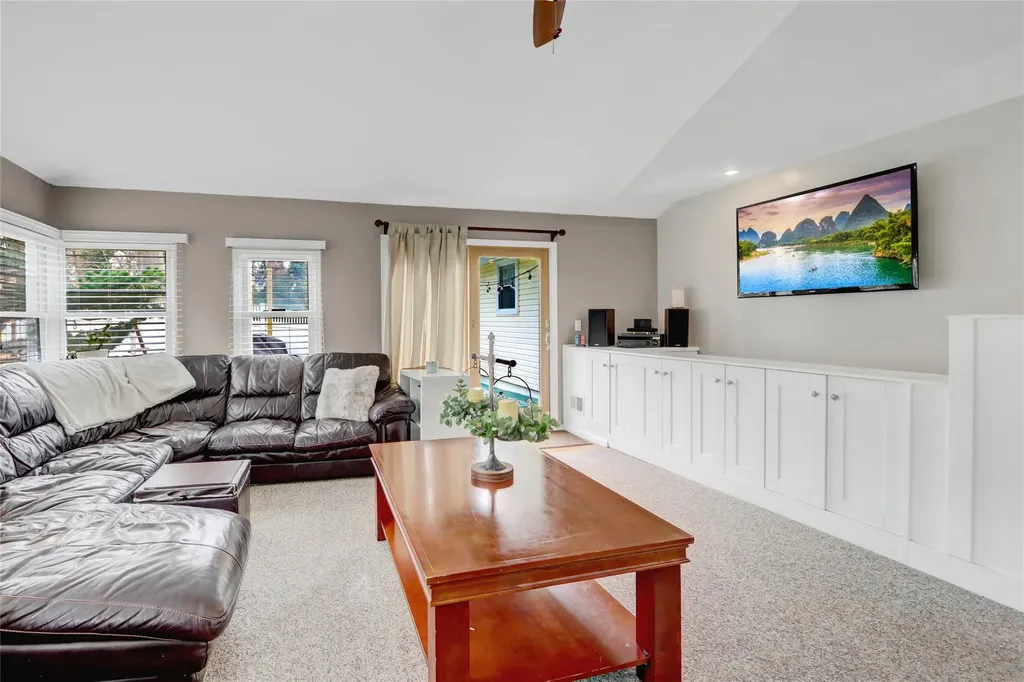 22 Walnut Place Huntington NY 11743