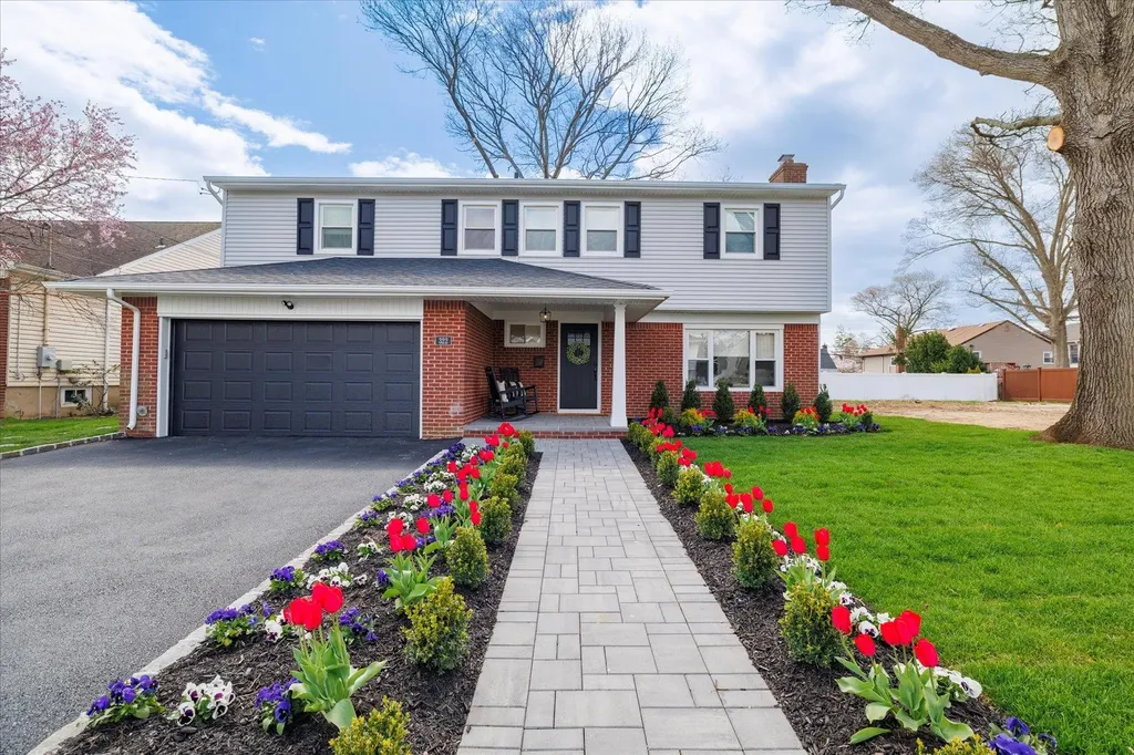 322 Dennis Street Oceanside NY 11572