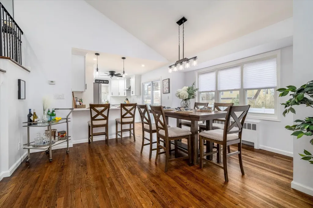 322 Dennis Street Oceanside NY 11572