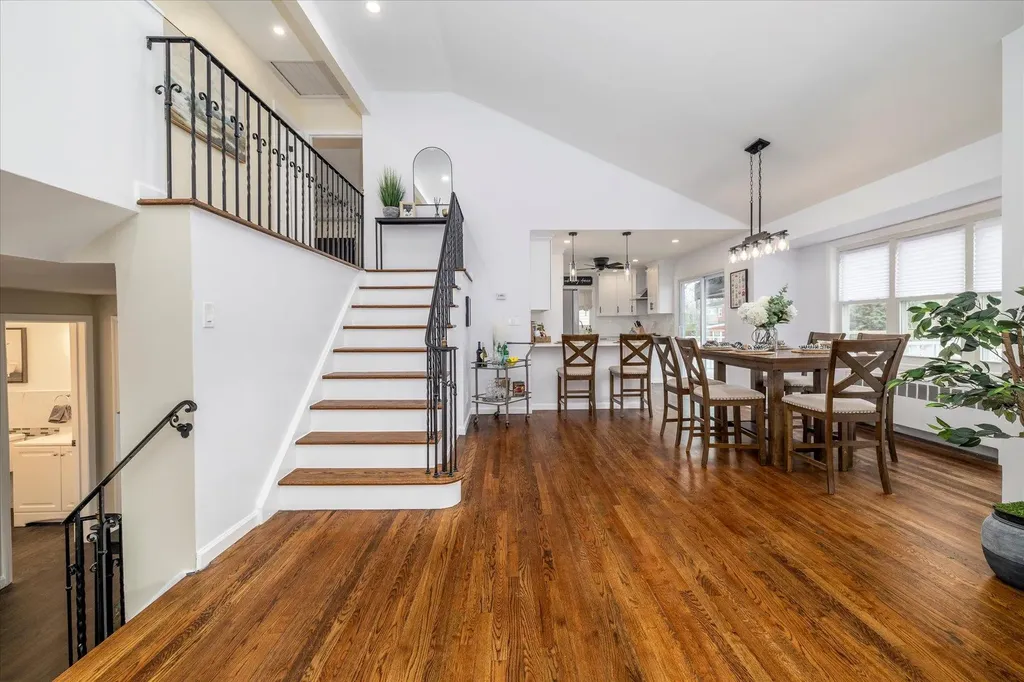 322 Dennis Street Oceanside NY 11572