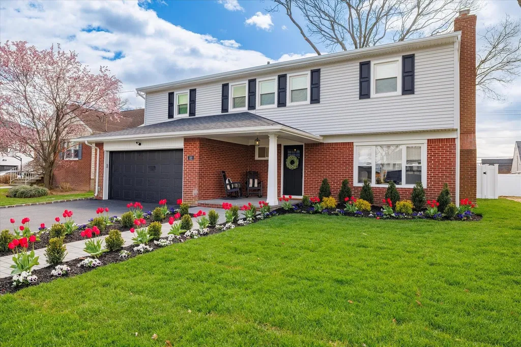 322 Dennis Street Oceanside NY 11572