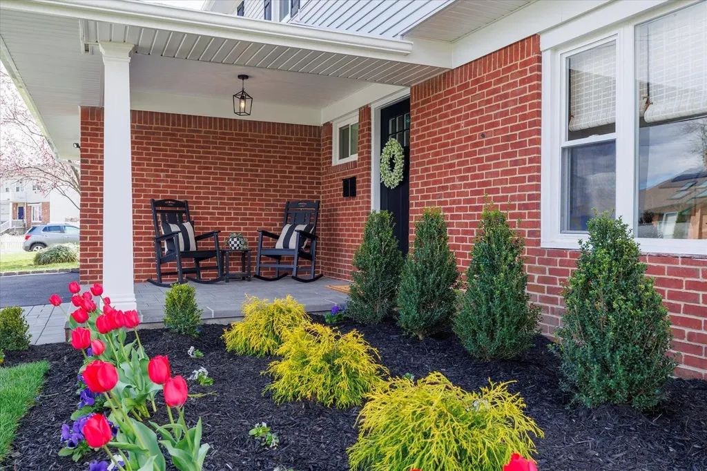322 Dennis Street Oceanside NY 11572