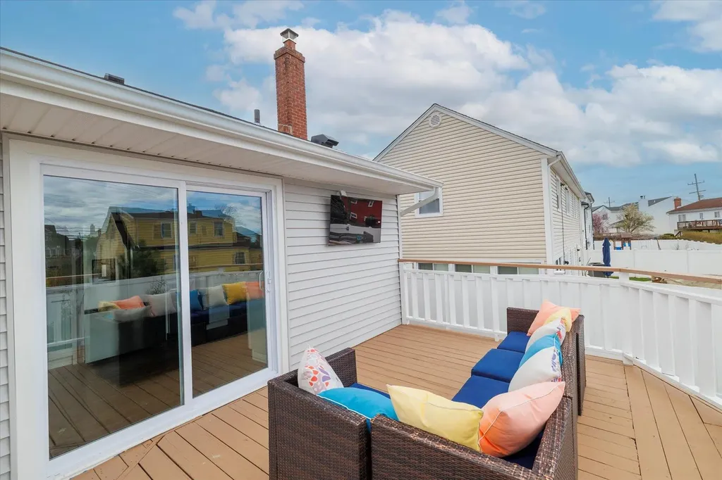 322 Dennis Street Oceanside NY 11572