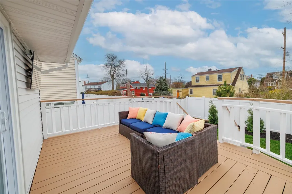 322 Dennis Street Oceanside NY 11572