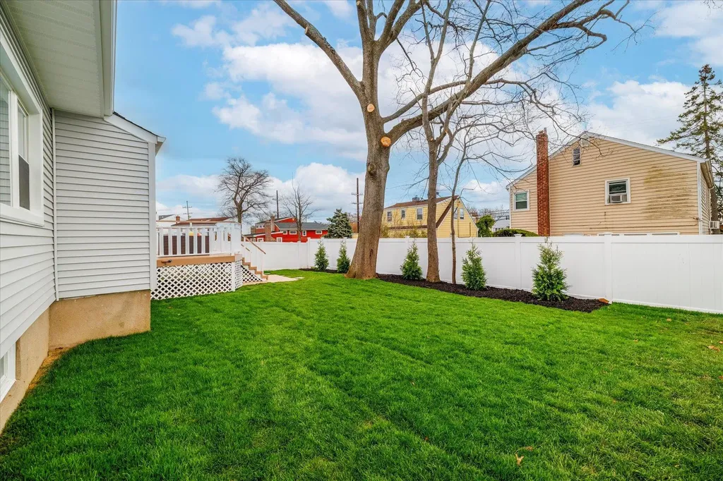322 Dennis Street Oceanside NY 11572