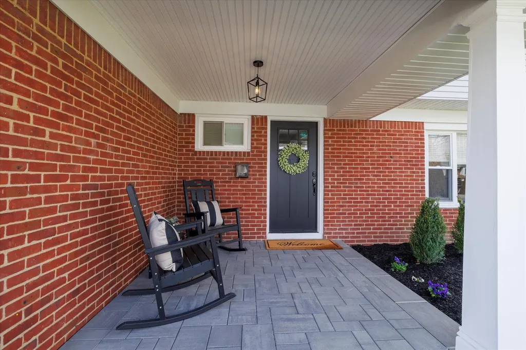 322 Dennis Street Oceanside NY 11572