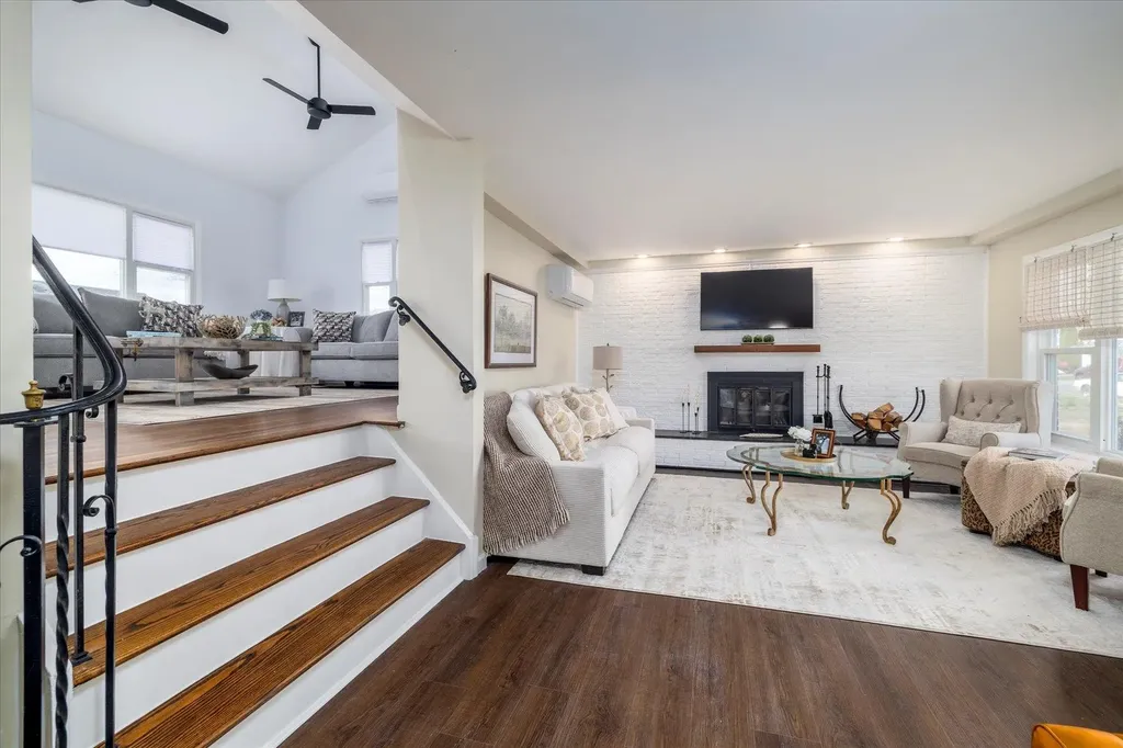 322 Dennis Street Oceanside NY 11572