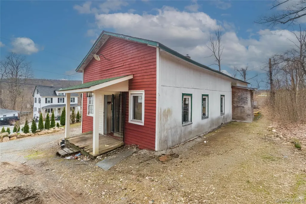 11 Orange Turnpike Southfields NY 10975