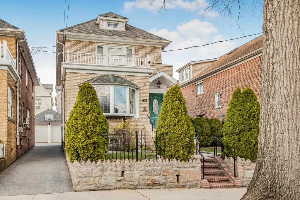81 East 235th Street Bronx NY 10470