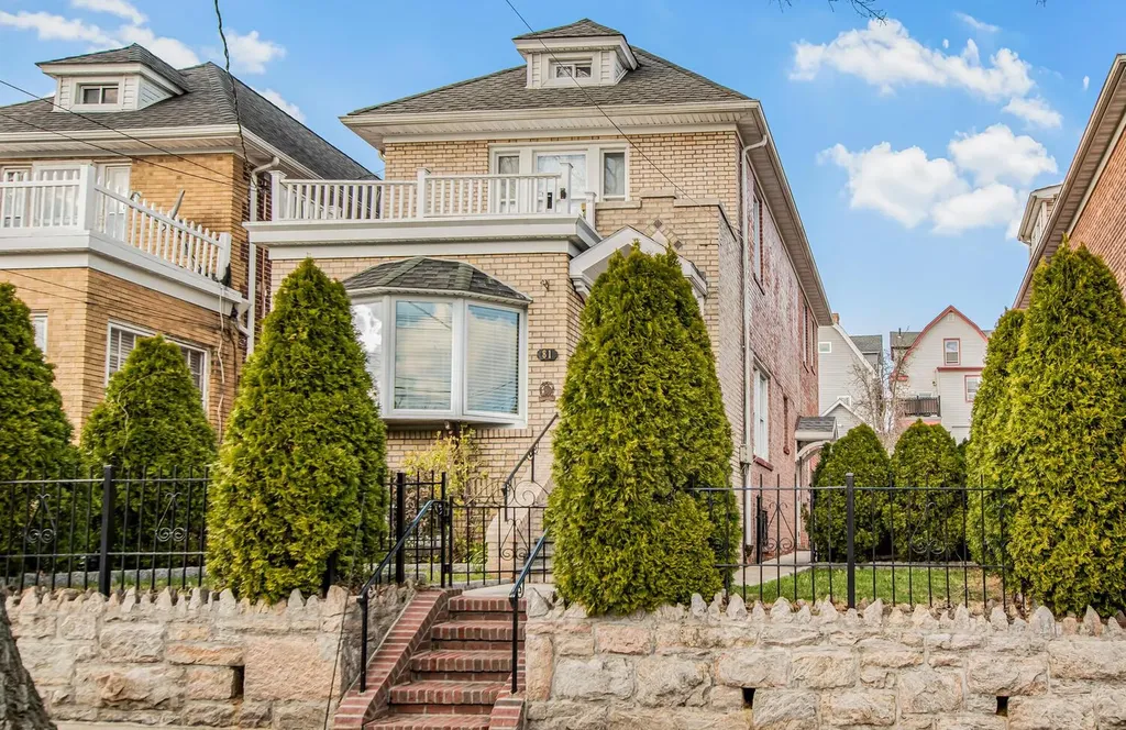 81 East 235th Street Bronx NY 10470
