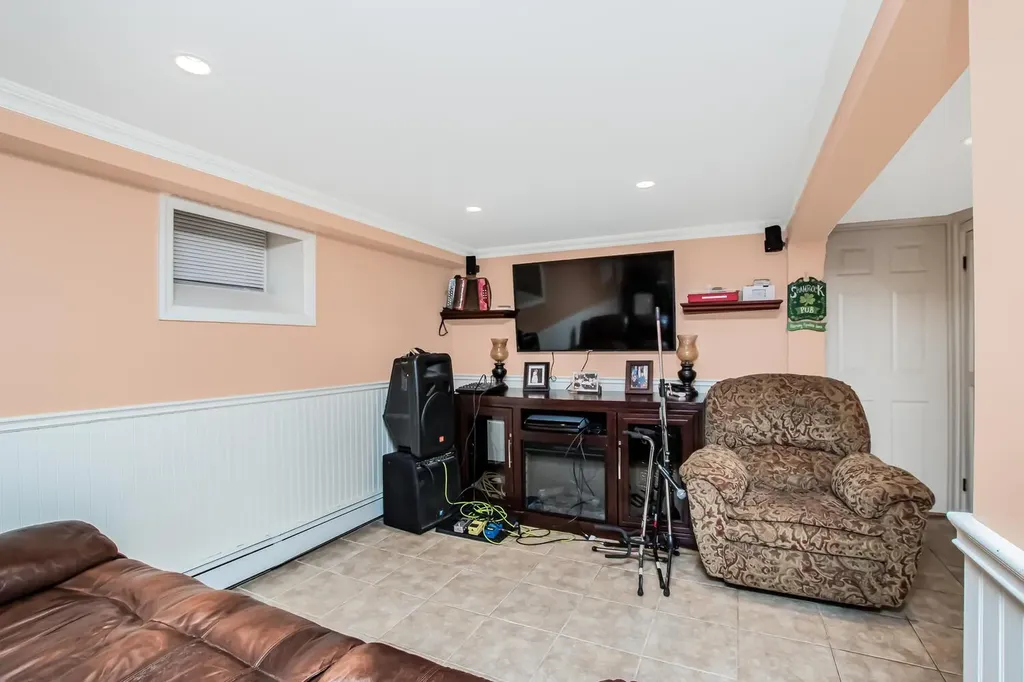 81 East 235th Street Bronx NY 10470