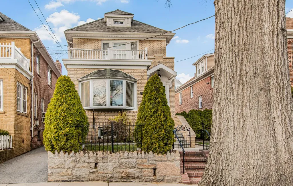 81 East 235th Street Bronx NY 10470
