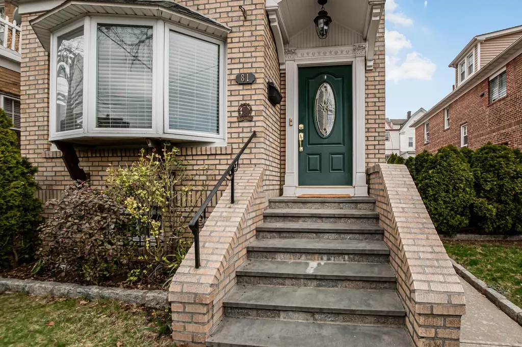 81 East 235th Street Bronx NY 10470