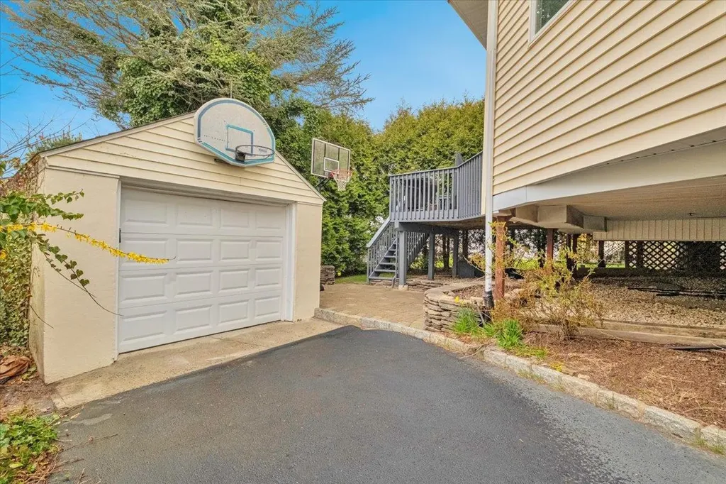 103 Bell Road Scarsdale NY 10583