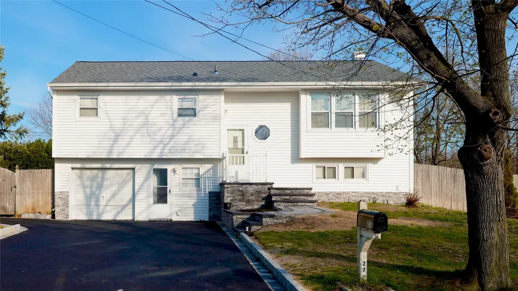 27 Campo Avenue Selden NY 11784