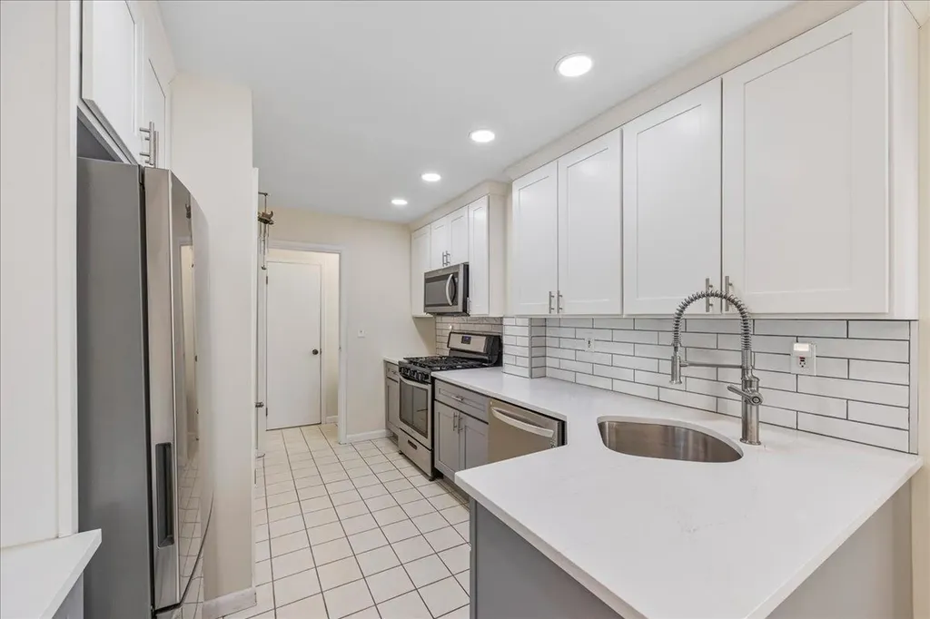 353 Bellevue Avenue Yonkers NY 10703