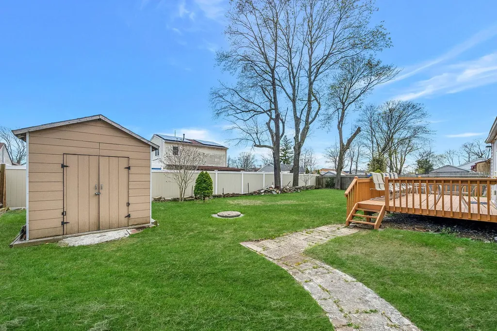 54 E Maple Street Central Islip NY 11722