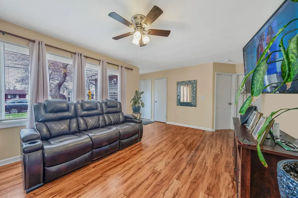 54 E Maple Street Central Islip NY 11722
