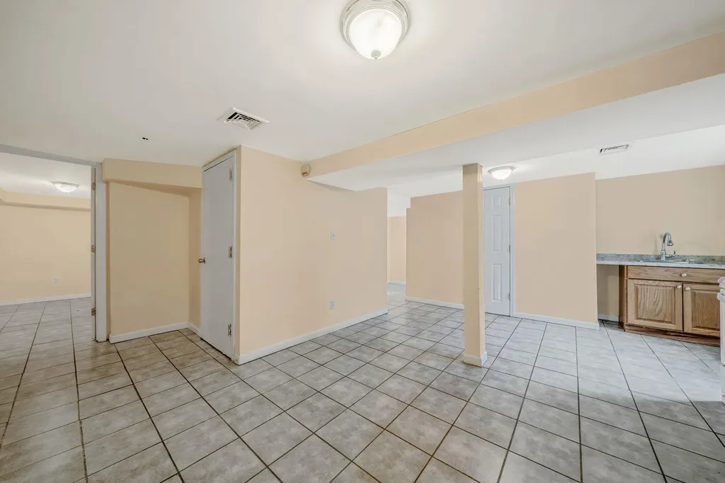 54 E Maple Street Central Islip NY 11722