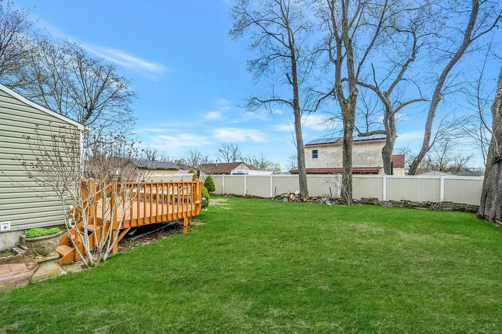 54 E Maple Street Central Islip NY 11722