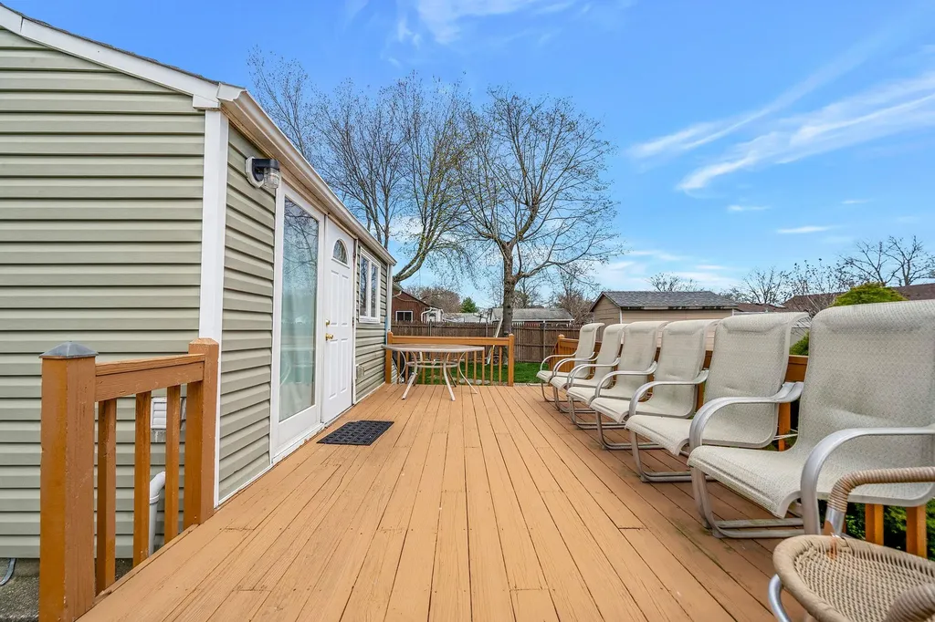 54 E Maple Street Central Islip NY 11722