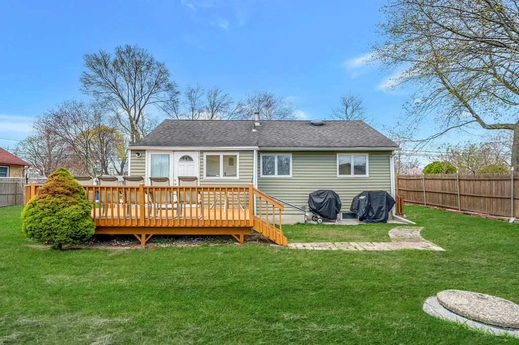 54 E Maple Street Central Islip NY 11722