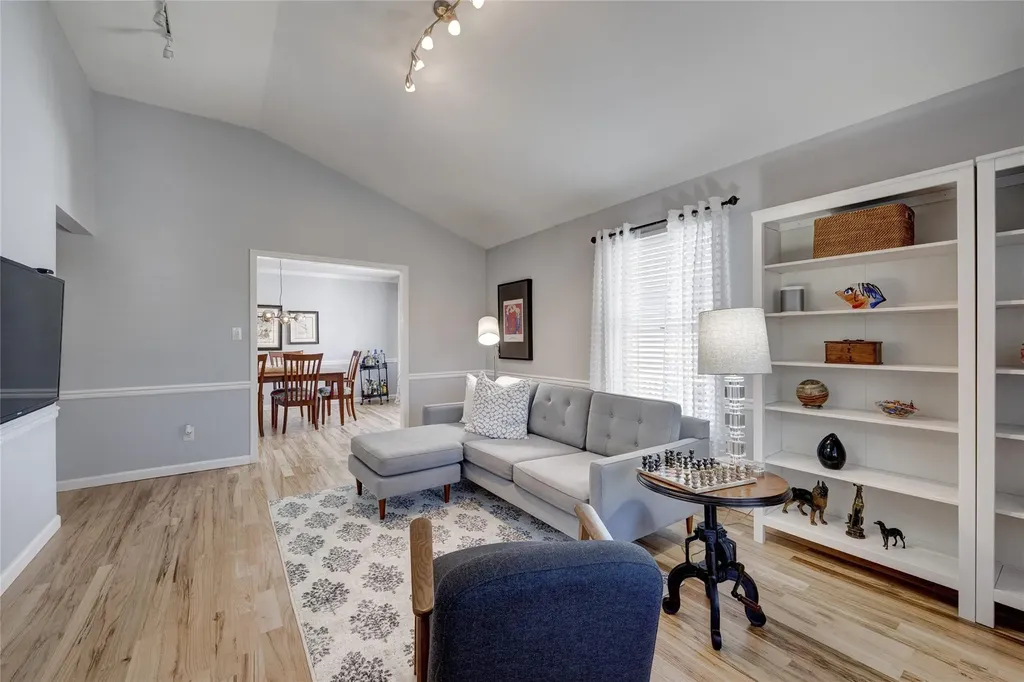 17 Juniper Place Huntington NY 11743