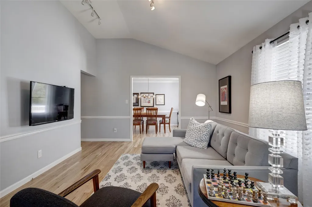 17 Juniper Place Huntington NY 11743