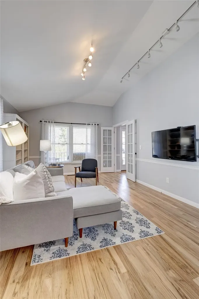 17 Juniper Place Huntington NY 11743