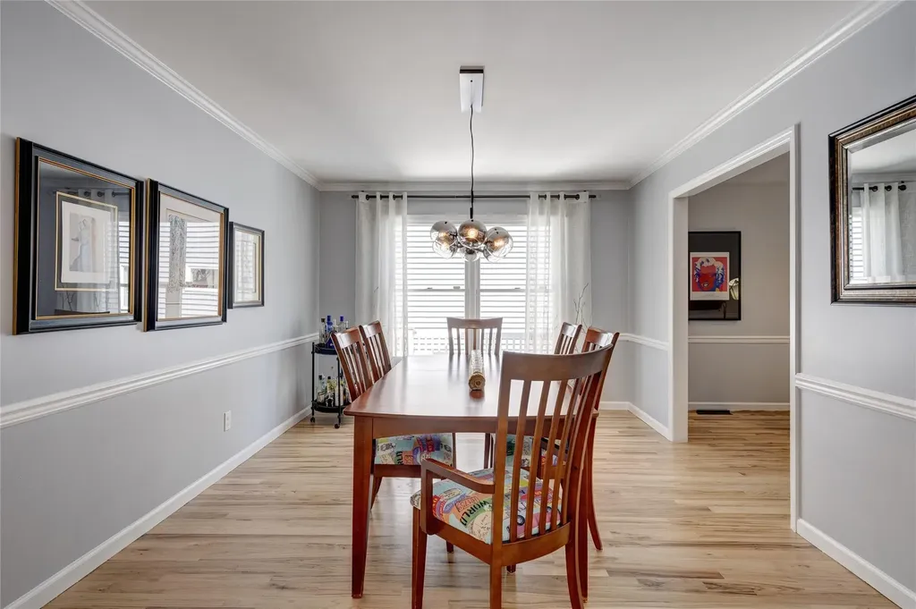 17 Juniper Place Huntington NY 11743