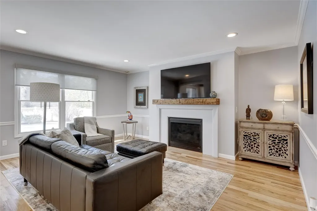 17 Juniper Place Huntington NY 11743