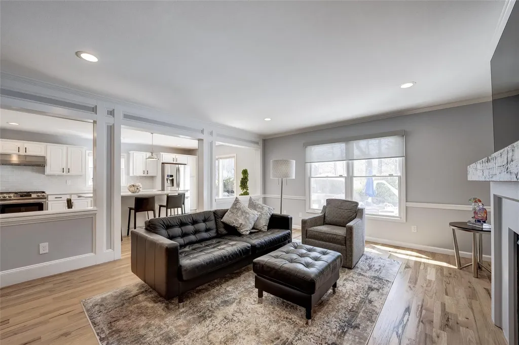 17 Juniper Place Huntington NY 11743