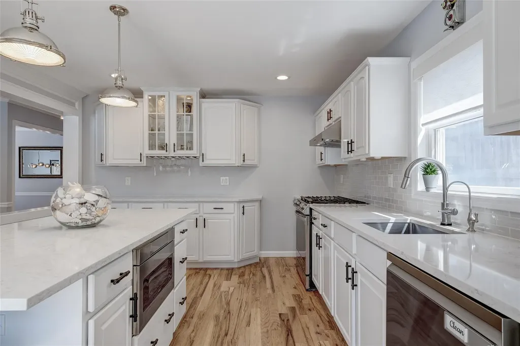17 Juniper Place Huntington NY 11743