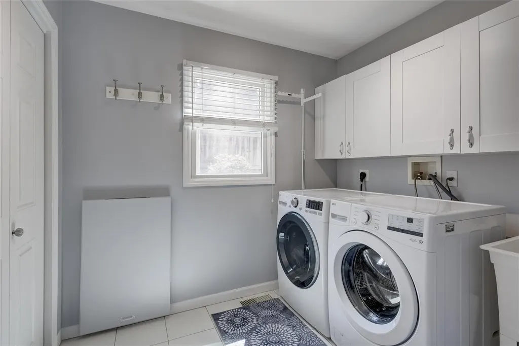 17 Juniper Place Huntington NY 11743