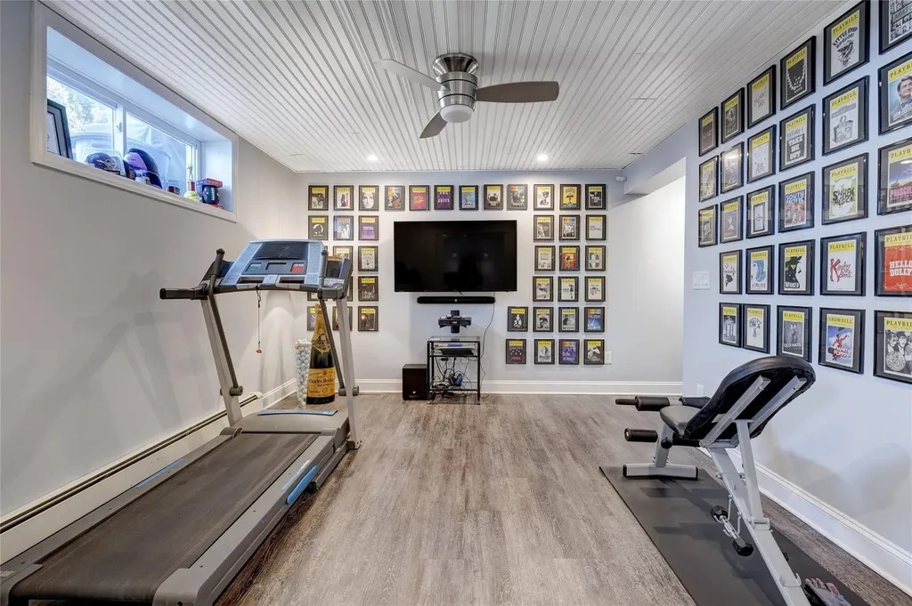 17 Juniper Place Huntington NY 11743