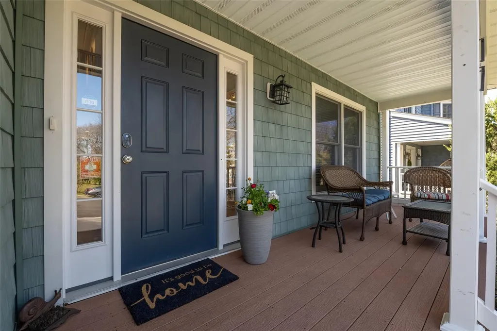 17 Juniper Place Huntington NY 11743