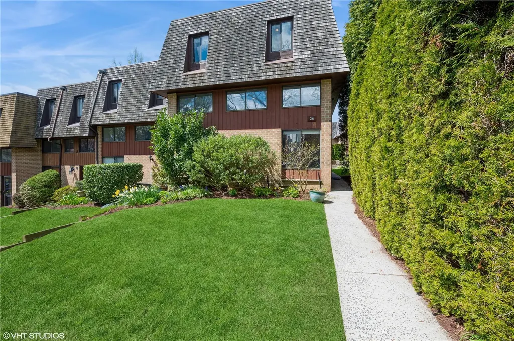 26 The Hamlet Pelham NY 10803