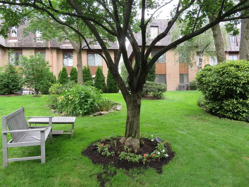 26 The Hamlet Pelham NY 10803