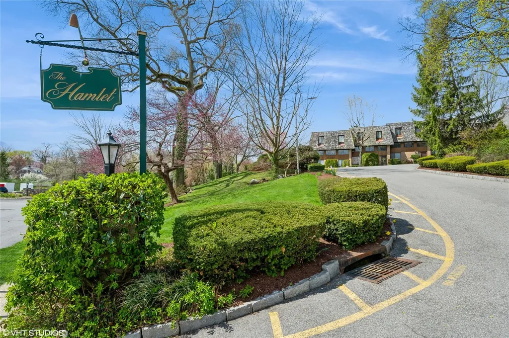 26 The Hamlet Pelham NY 10803