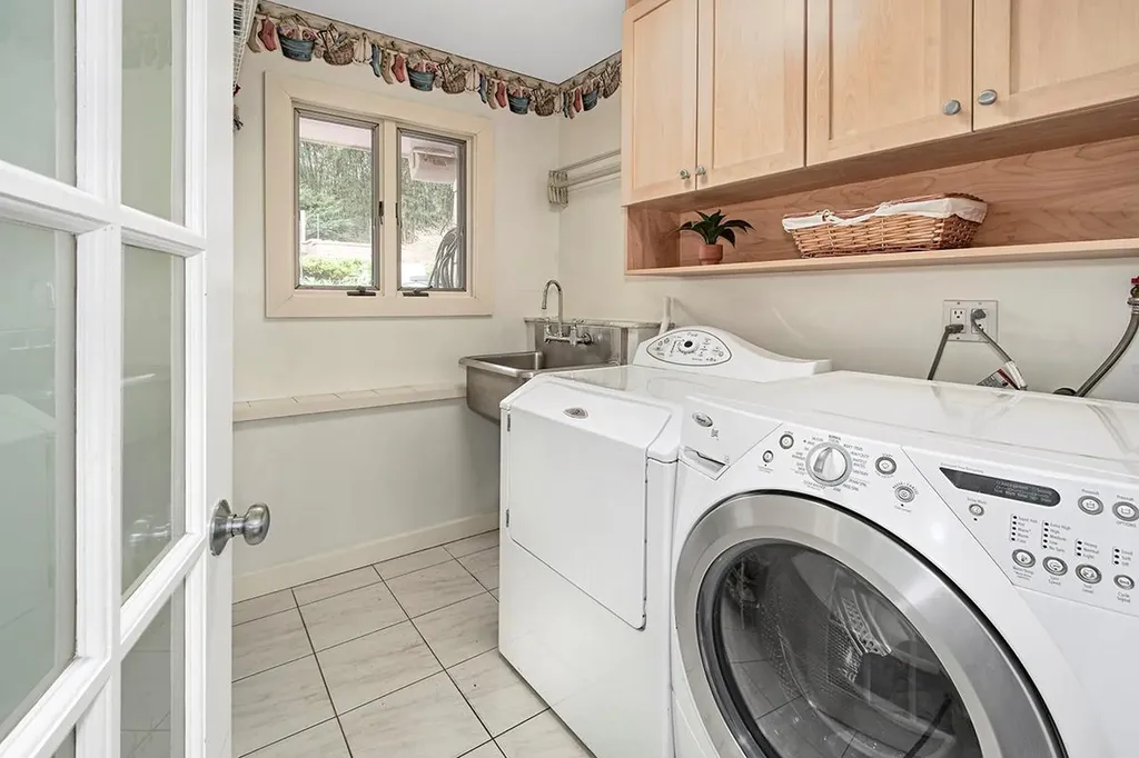 38 Stonewall Circle White Plains NY 10607