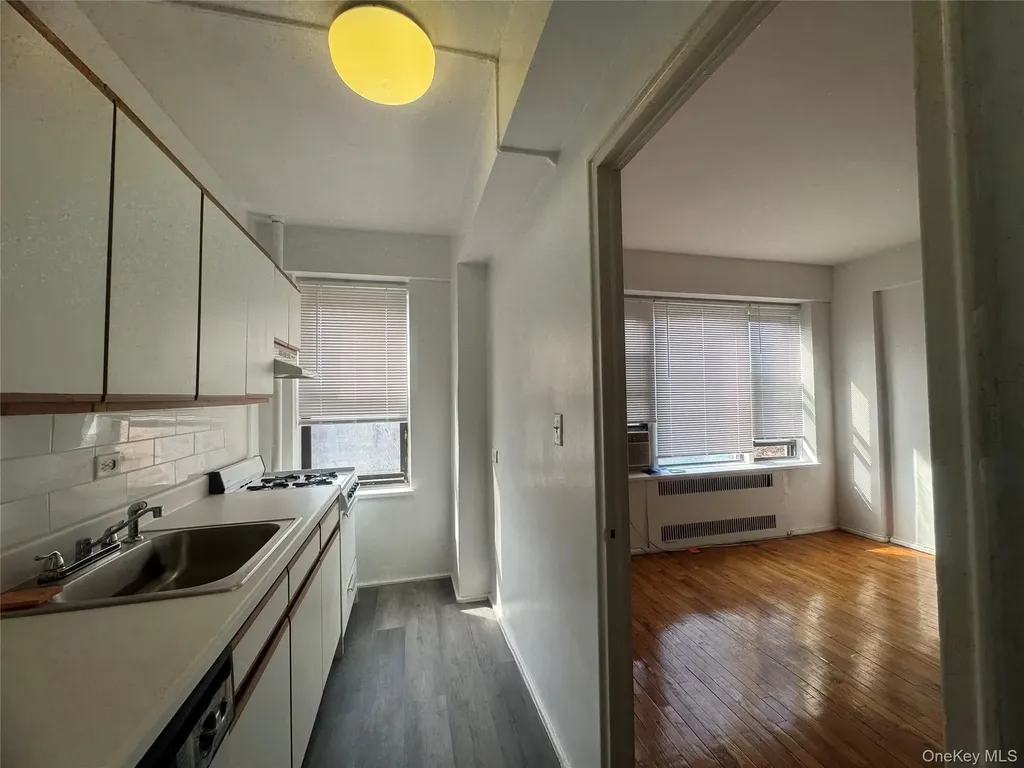 99-21 67th Road Forest Hills NY 11375